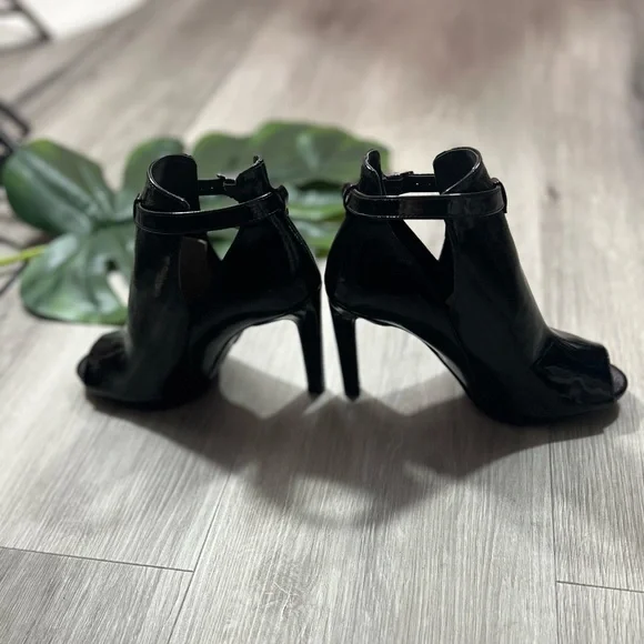 Michael Kors Lawson Open Toe Ankle Boot Patent Leather ✨brand new✨No box - Picture 8 of 12